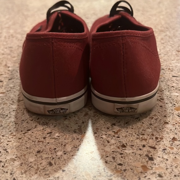 Vans - Picture 3 of 4